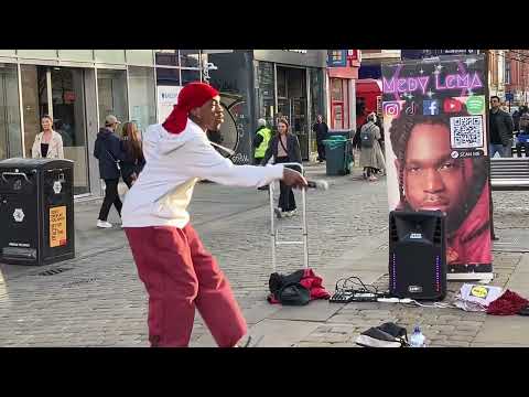 "TAKE ME ON" BY MEDY LEMA, BUSKING IN MANCHESTER   26/03/2025