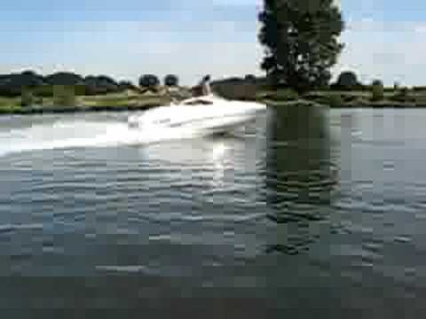 Glastron 75Kmh op de maas in cuijk