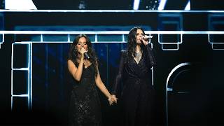 Laura Pausini &amp; Camila Cabello - Víveme/Vivimi (Live at Kaseya Center - Miami) [YO CANTO WORLD TOUR]