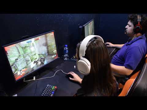 DreamHack Tours 2018 - Quake Champions - FestiveTurtle and psygib playing