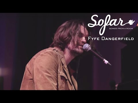 Fyfe Dangerfield - Outside | Sofar London