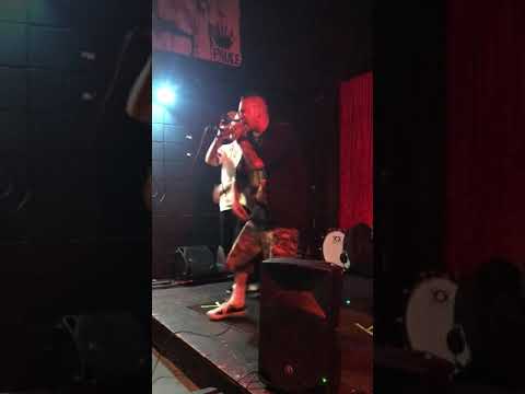 Raise the ROOF 🙌🏾 live @theLexington