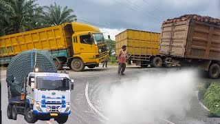 Download lagu Evakuasi Truck Truck Trailer Mundur Berlipat Truck Oren Meluncur Tipis Beram Bukit Kodok mp3