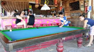 preview picture of video 'Nam va Long choi Bida, Hoi An, An Bang Beach'