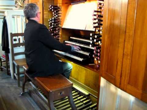 Wolfgang Seifen improvisiert an der Orgel des Merseburger Doms Teil. 1