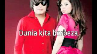 Download lagu SHAMRIN & Argyna- Dunia Kita Berbeza mp3