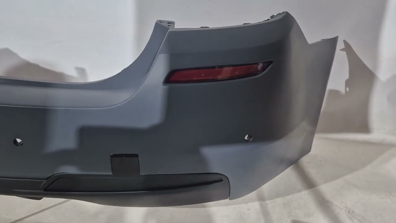 BMW 5-serie F10/F11 2010–2016 Bagkofanger med M-Performance diffuser (til F10, til dobbelte udstødningsrør i én side) Video 1