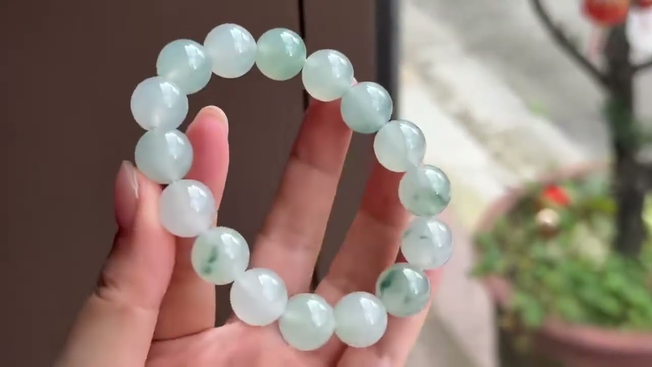Core-Ice Floating Petal Beads