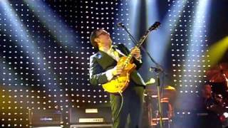 joe bonamassa playing the great flood on paul kossoff,s guitar, mesmerising