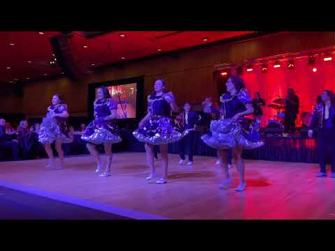United Thunder Square Dancers - breakdown at Jingle Mingle 2023
