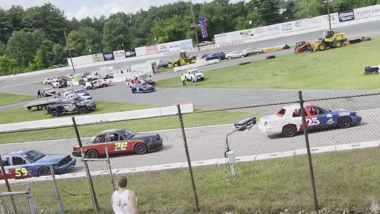 Hudson Speedway: Crown Vics Feature 9-6-26