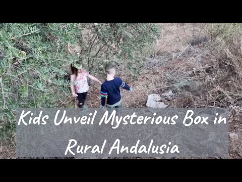 Cortijo Treasure Hunt: Kids' Exciting Mystery Box Reveal in Rural Andalusia