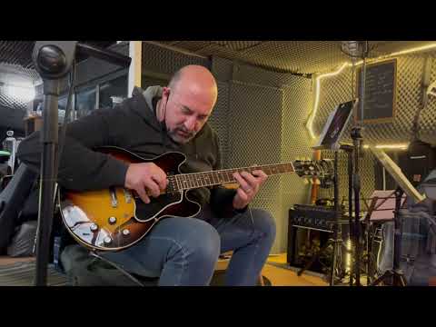 Andrea Braido suona una Gibson ES 339 (suono clean)