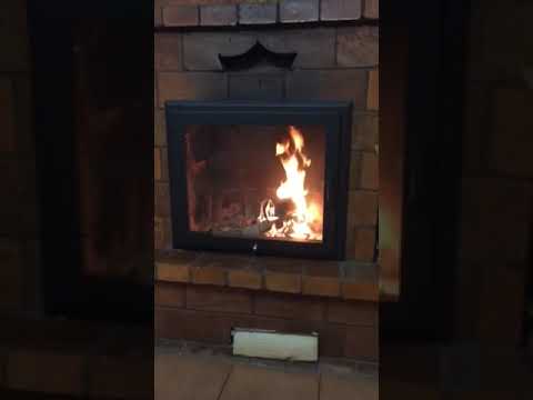 Видео о дверце камина 3