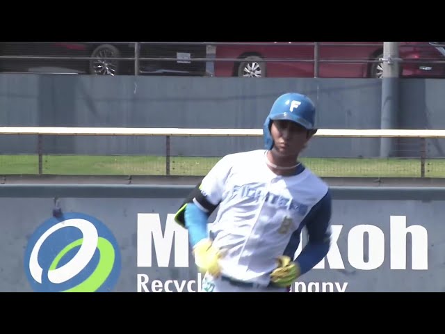 【ファーム】高く上がった打球はフェンス越え!! ファイターズ・淺間大基 バックスクリーンに叩き込む先制ソロホームラン!!  2025年8月23日 北海道日本ハムファイターズ 対 読売ジャイアンツ
