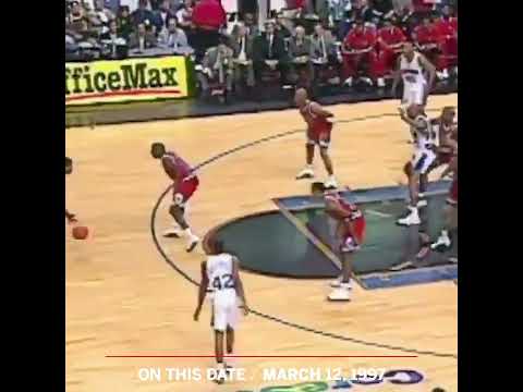 25 years ago today, Allen Iverson crossed up Michael Jordan as a rookie 😯