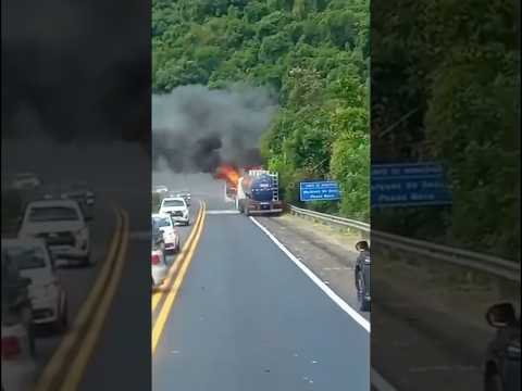 Incêndio em caminhão interdita BR-386 e impacta trânsito