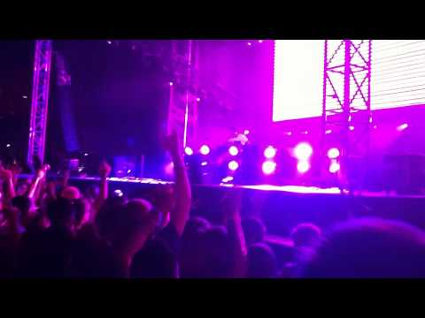 Tiesto @ Floyds Music Store - Kaskade - Fire in Your New Shoes HD