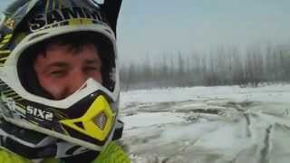 preview picture of video 'Elia Sammartin sulla neve di Ottobiano con la moto da cross'