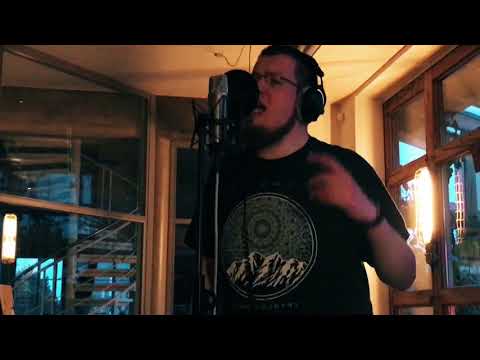 Hobo at the Railroadstation - Mindless [OFFICIAL MUSIC VIDEO]