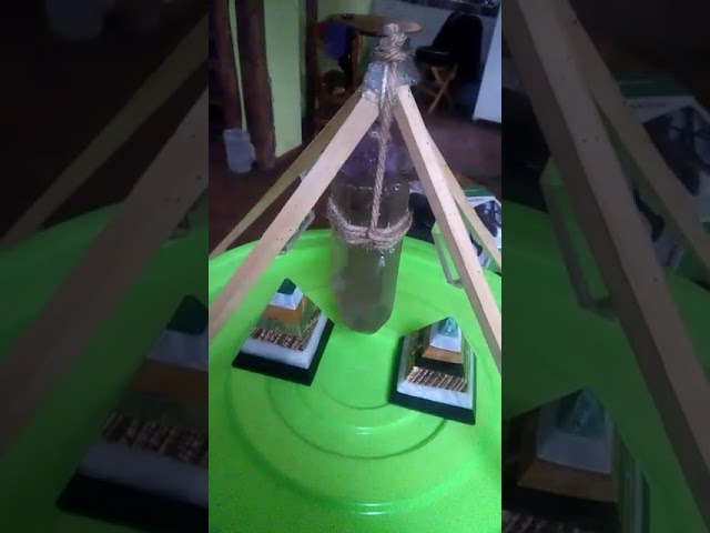 Vídeo relacionado con Pirámide de cristal de cuarzo transparente, generador de energía de pirámide de cristal 100% torre de curación de energía de pirámide de cuarzo de cristal natural Adorno de decoración del hogar