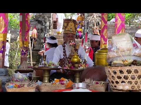 Melasti ring Segara Wilis Nyanggra Wali Agung Pura Ulunsuwi Apuan 09 November 2019