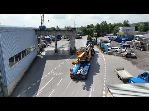 Transport Drehbohrgerät mit Tiefbettauflieger