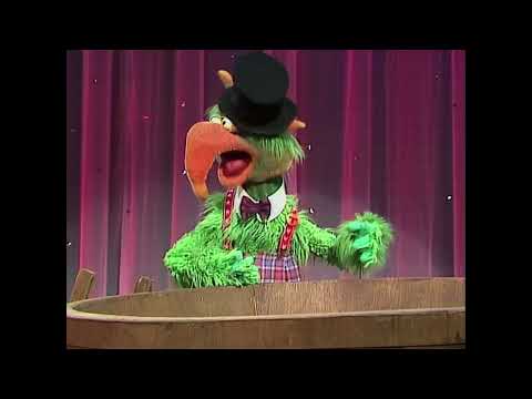 The Muppet Show - 411: Lola Falana - Gonzo’s Stunt: Oatmeal (1979)