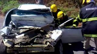preview picture of video 'acidente na es 257 no km 02 em ibiraçu'