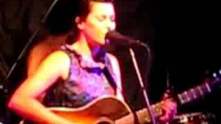 Tristan Prettyman performs &quot;Madly&quot;