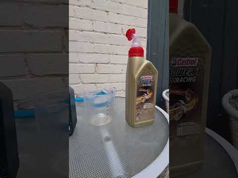 MOTUL 710 VS CASTROL POWER 1 RACING 2 Stroke oil comparison #dirtbike #yz #motorcycle #engine