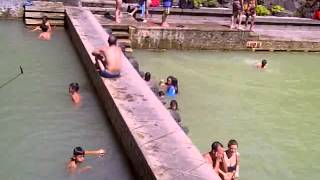 preview picture of video 'Holy Hot Spring (Trips Bali)'