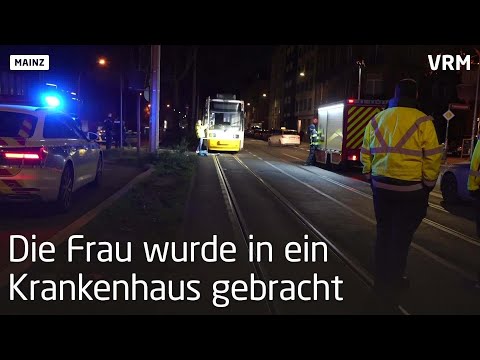 Frau in Mainz von Straßenbahn erfasst
