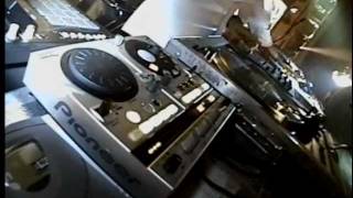 DJ Shadow   In Tune And On Time LIVE! 2002 part1