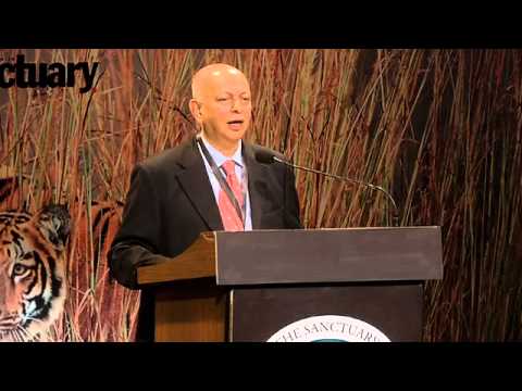 Hemendra Kothari, CEO, DSP BlackRock addressing the audience at the Sanctuary Wildlife Awards 2014