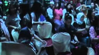 Download lagu Terguncang EVA AQUWILA mp3 Download lagu Terguncang EVA AQUWILA mp3