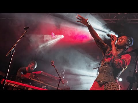 TAUK & Kanika Moore - STFU (Live @ Mountain Music Festival 2022)