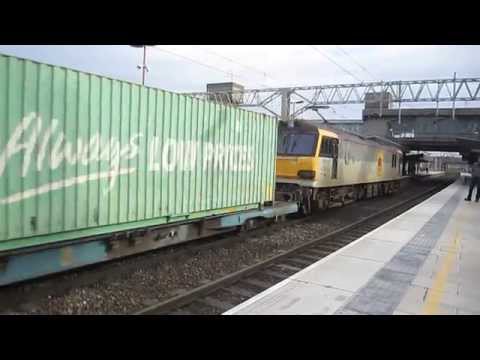 92011 passing Stafford on the 4M25 Mossend - Daventry 28/10/14
