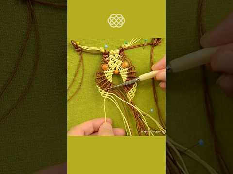 Snaky Macramé Necklace Tutorial