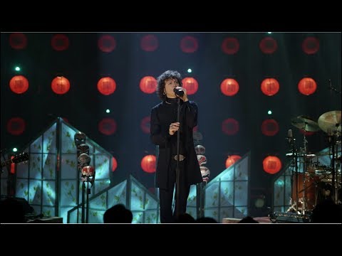 Video thumbnail for Hay muy poca gente (MTV Unplugged) [Live]