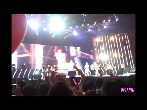 111210 Happy Birthday Yuri! @ SNSD Asia Concert Tour In Singapore 2011