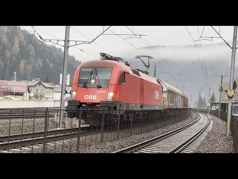 Marfar OBB Cargo trece prin gara Azuga