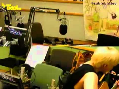 120702 Sukira - Sungmin playing the guitar in front of the camera