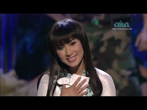 Thể hiện bởi Y Phụng