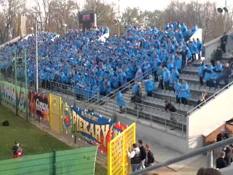 Wielkie derby Dolnego Śląska Miedź Legnica - Chrobry Głogów 05.11.2011r..mp4