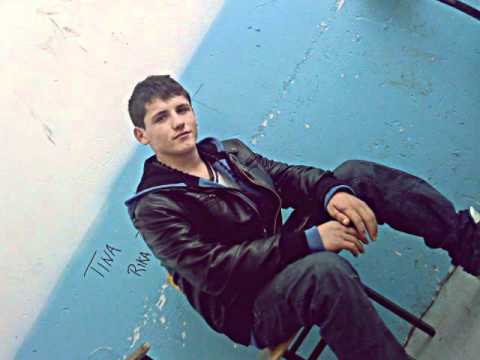 ekzekutiv Ft N1-B - Dridhet kur na vim