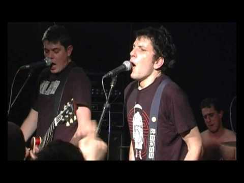 Gravity Slaves "This is Life" en Live
