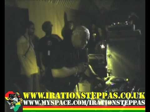 DUB STATION 1 Iration Steppas : Sista Aisha - Do You Know (Nantes 2010)