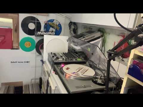 Kid Cudi vs Crookers - Day N Nite (Lapdance Remix)