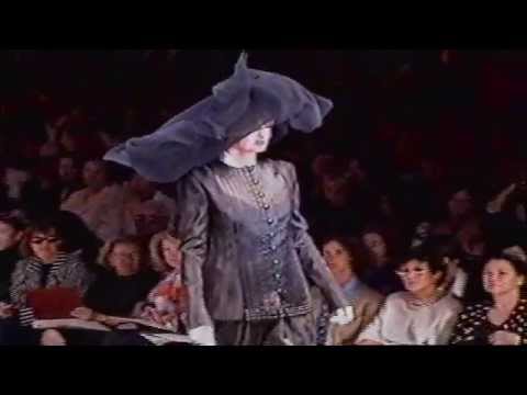 Valentino  Haute couture Winter 1993